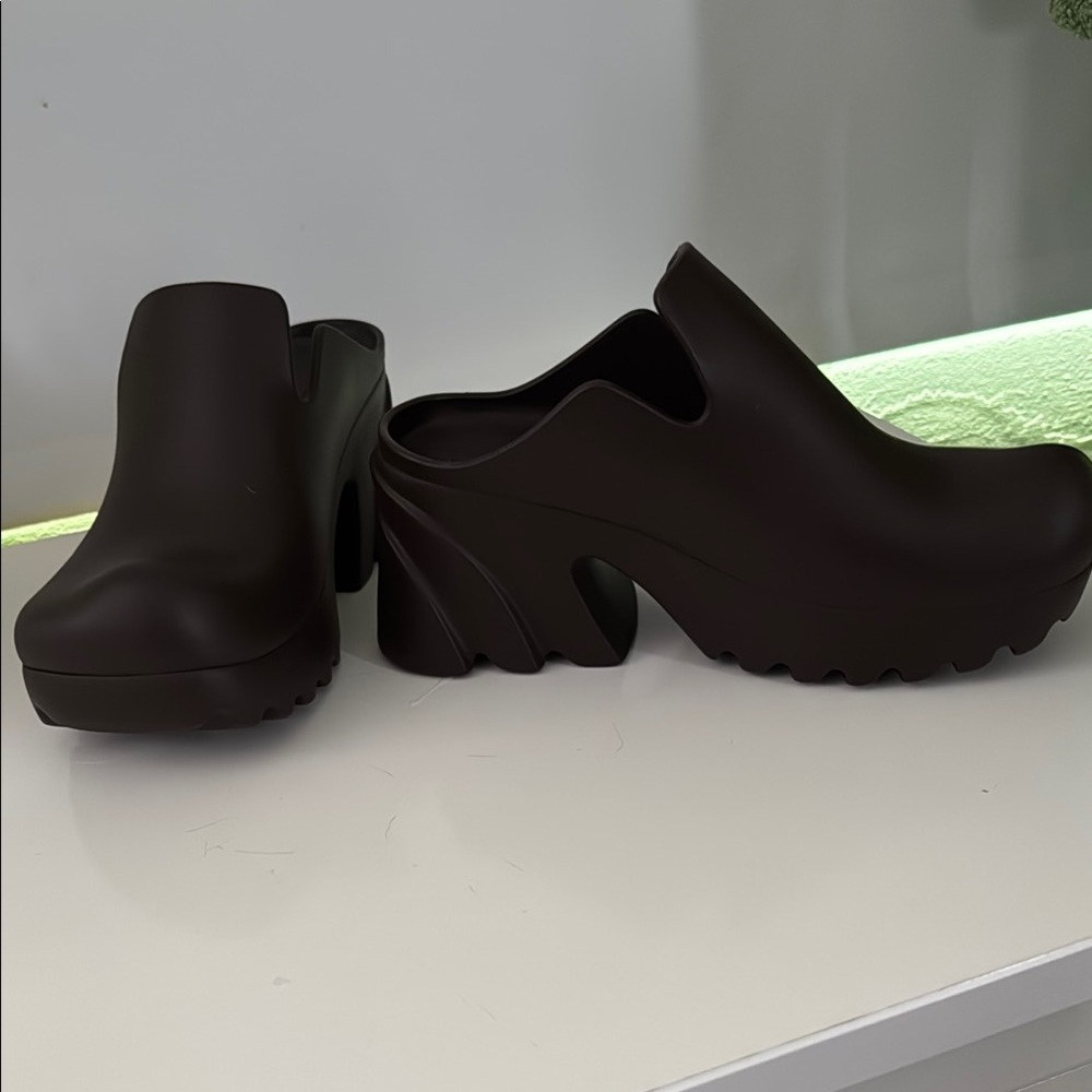 Stylish Women's Black Platform Clogs